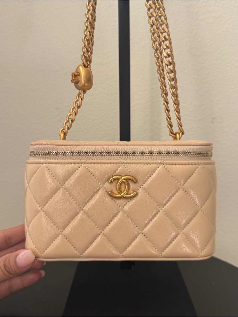 Chanel - Small Sweetheart Vanity - Picture 2 of 14